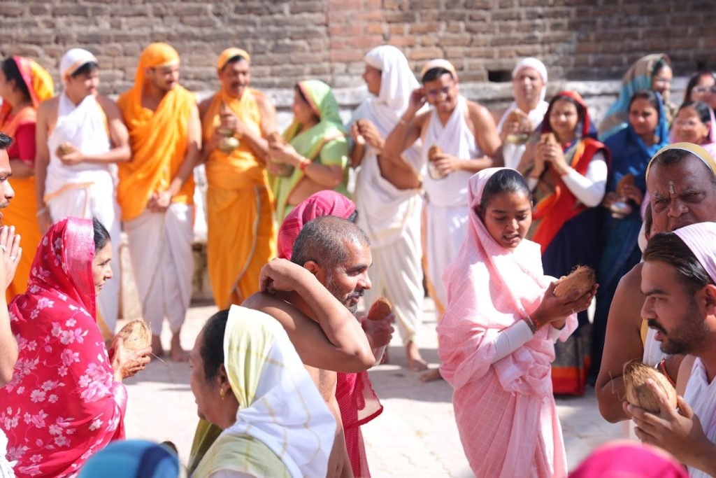 प्रश्न: आत्मा वास्तव में क्या है, और क्या उसे देखा जा सकता है? प्रश्न: आत्मा वास्तव में क्या है, और क्या उसे देखा जा सकता है?