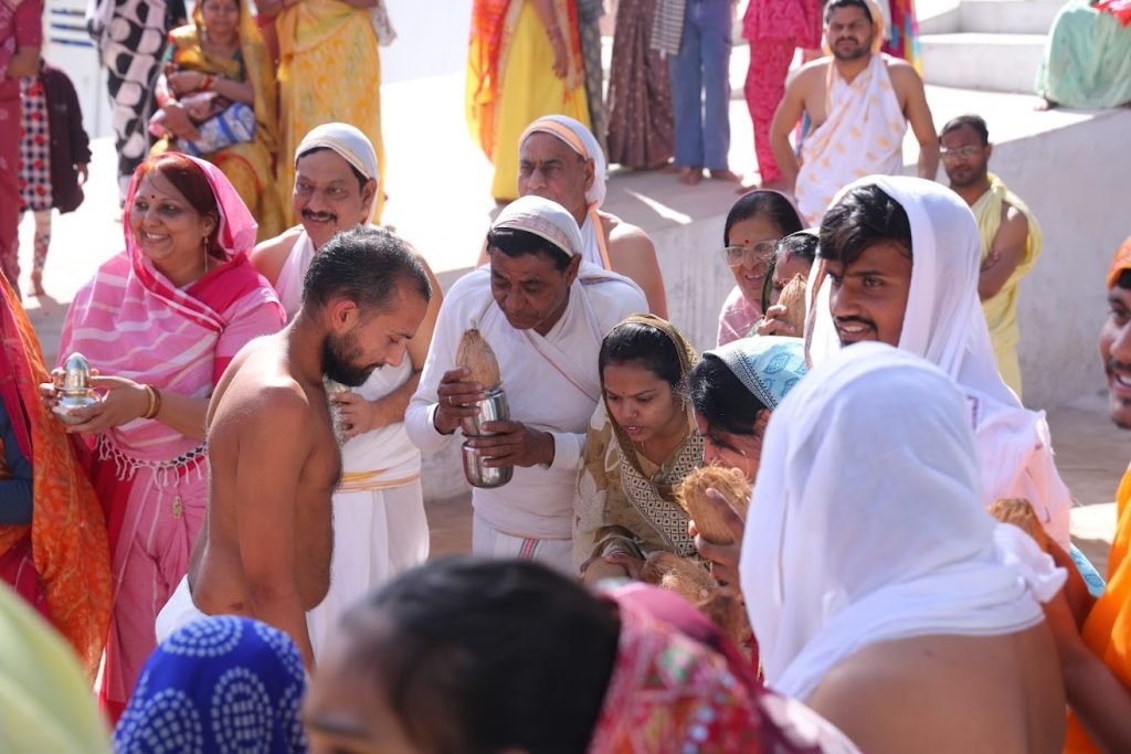साधर्मी वात्सल्य का अर्थ साधर्मी वात्सल्य का अर्थ